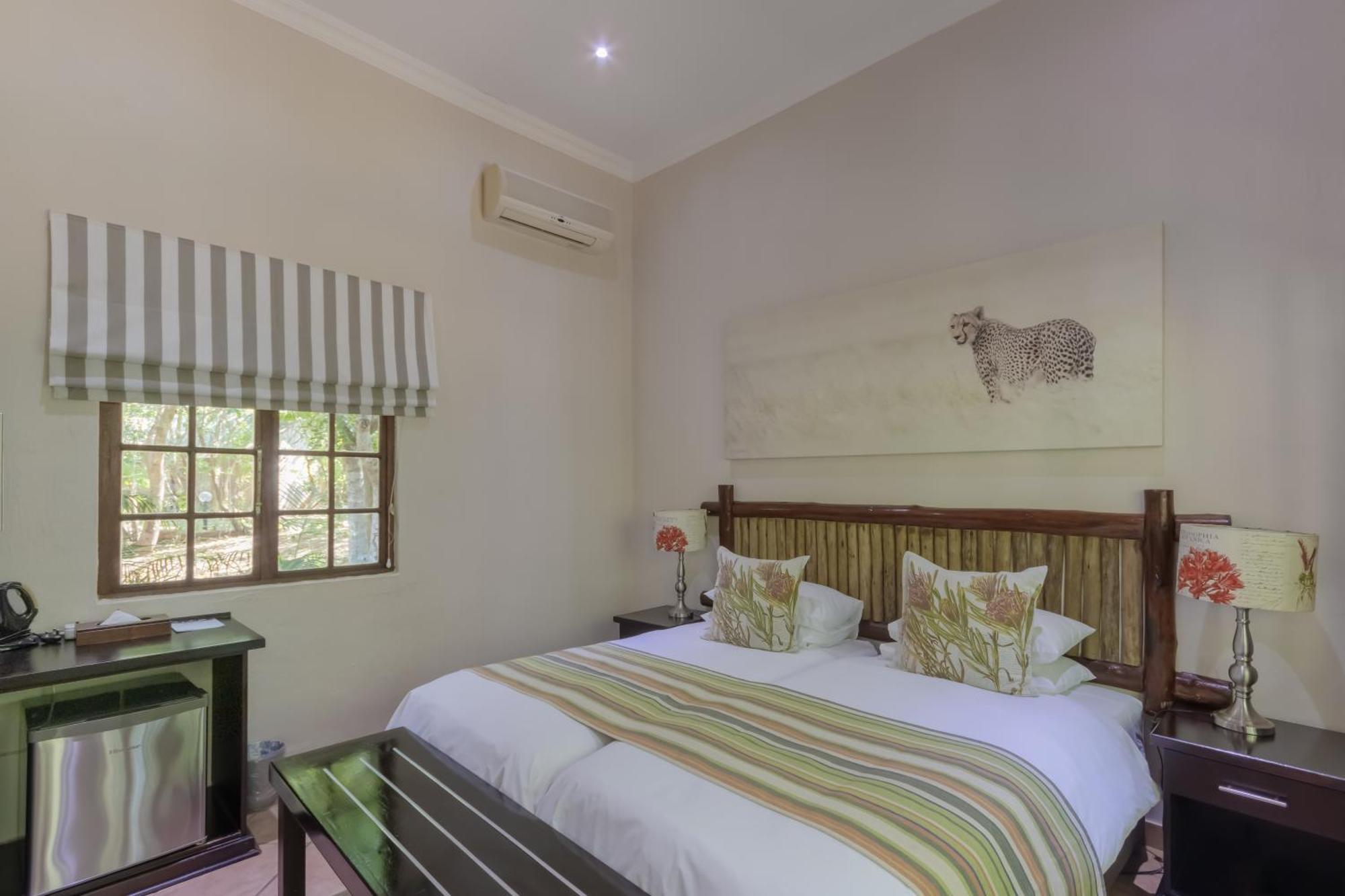 Emdoneni Lodge With Zululand Cat Conservation Project Hluhluwe Extérieur photo