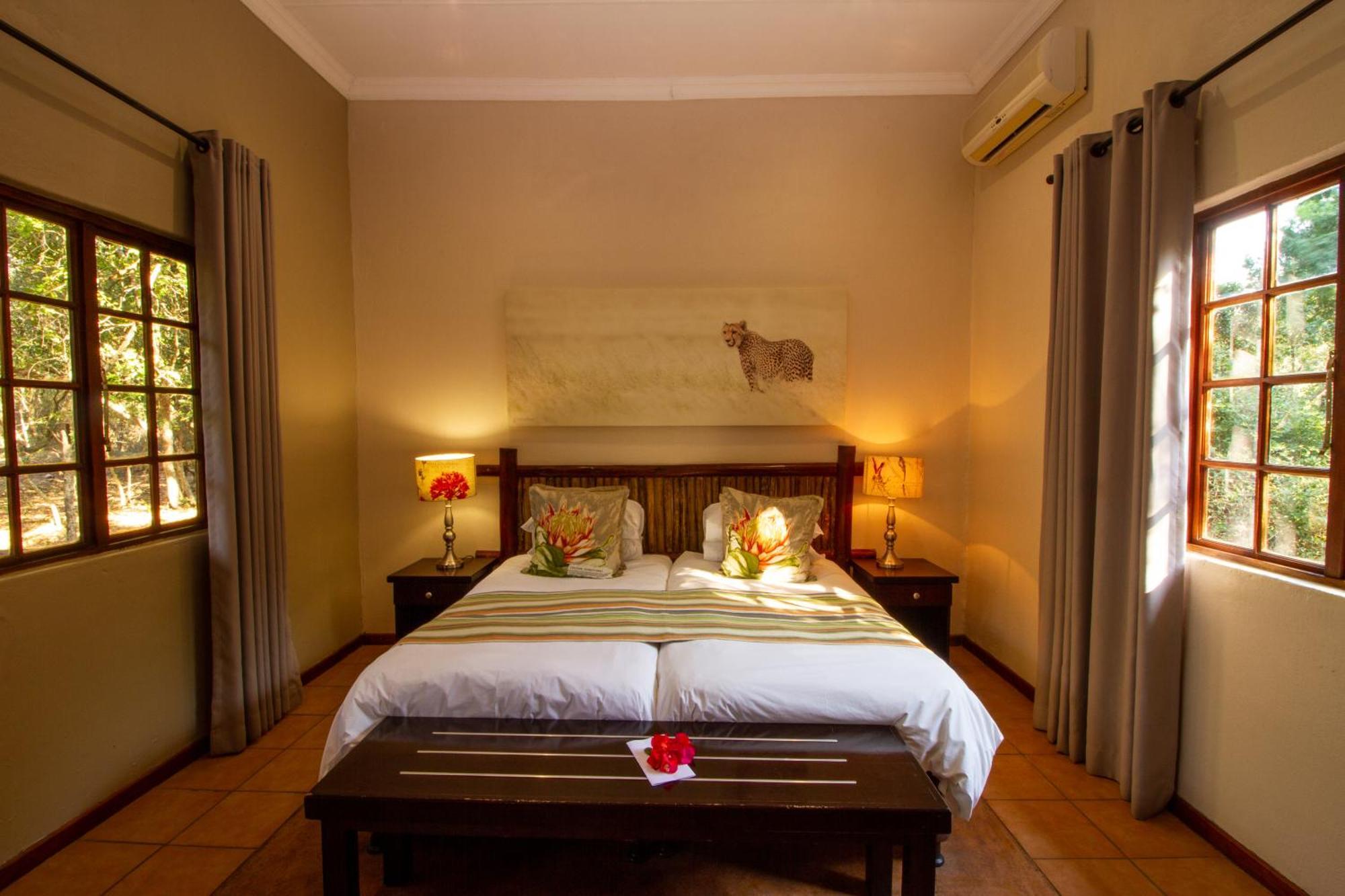 Emdoneni Lodge With Zululand Cat Conservation Project Hluhluwe Extérieur photo