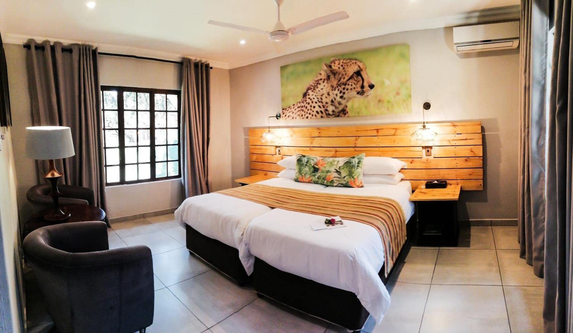 Emdoneni Lodge With Zululand Cat Conservation Project Hluhluwe Extérieur photo