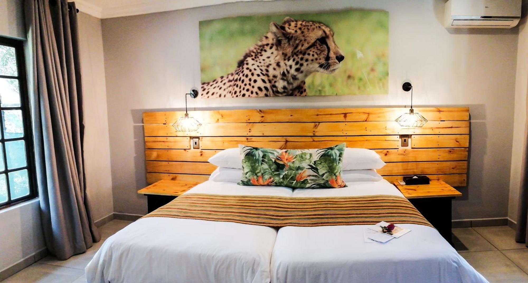 Emdoneni Lodge With Zululand Cat Conservation Project Hluhluwe Extérieur photo