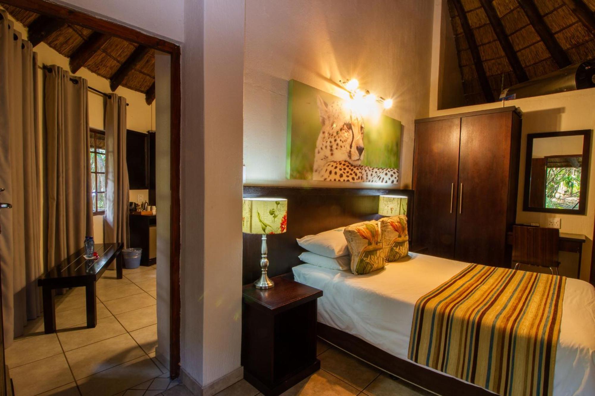 Emdoneni Lodge With Zululand Cat Conservation Project Hluhluwe Extérieur photo